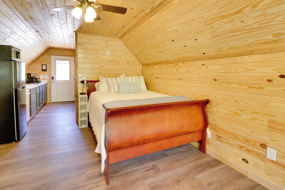 Cabin w/ Lake Access Near Talladega Nat'l Forest