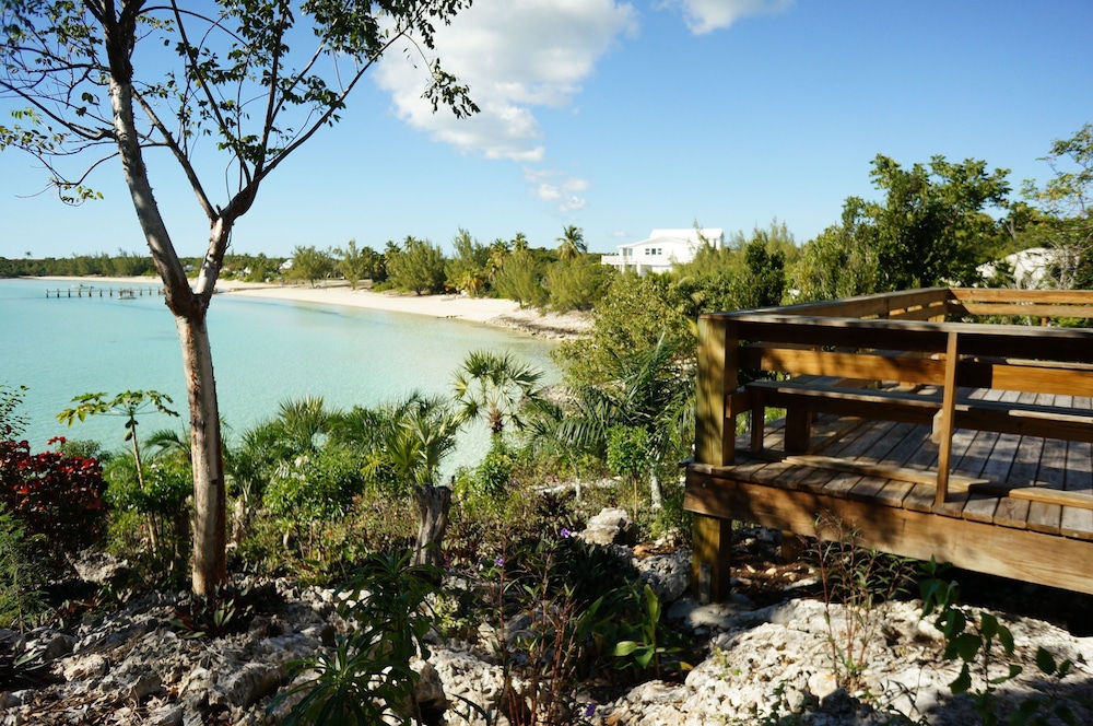 Island Seaside Suites - Property Image 5