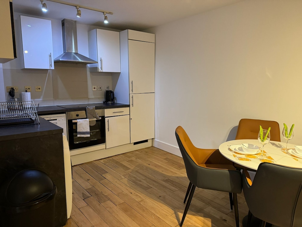 Westciti Chatsworth Road Apartments