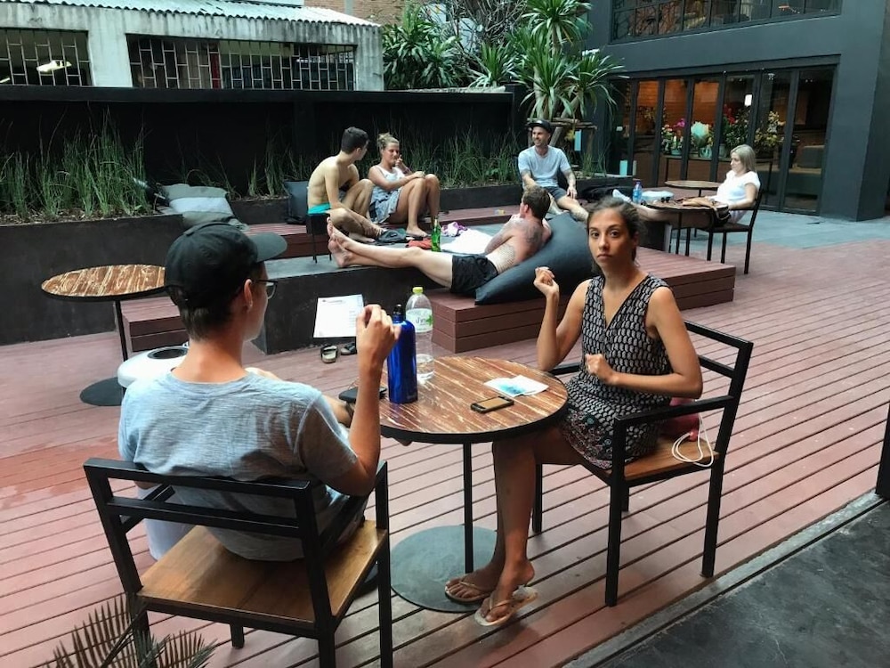 BED STATION HOSTEL KHAOSAN