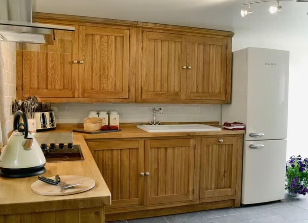 Serene Golygfar Cottage Retreat in Ystrad Meurig