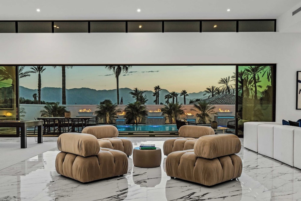 Indio Stay w/ Exclusive Amenities Pool, Hot Tub, Spa, Firepit Bravo Villa #16 by Avantstay