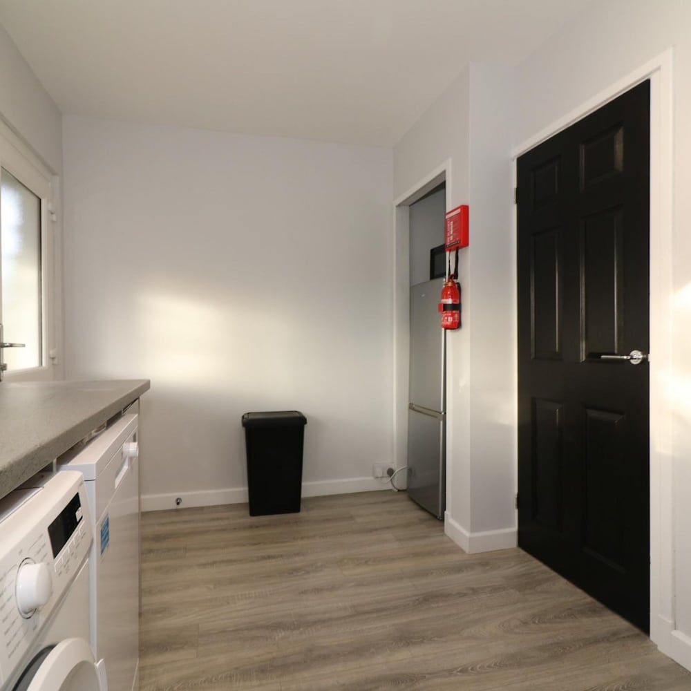 Sunnyside House - Holytown
