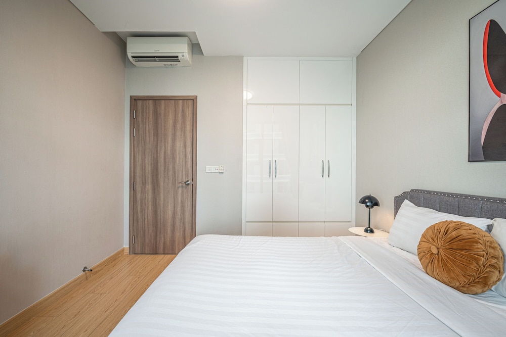 SUNWAH PEARL Premier Residence