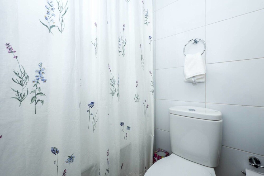 Kennedy Vintage 2BR - Heated Pool Shopping