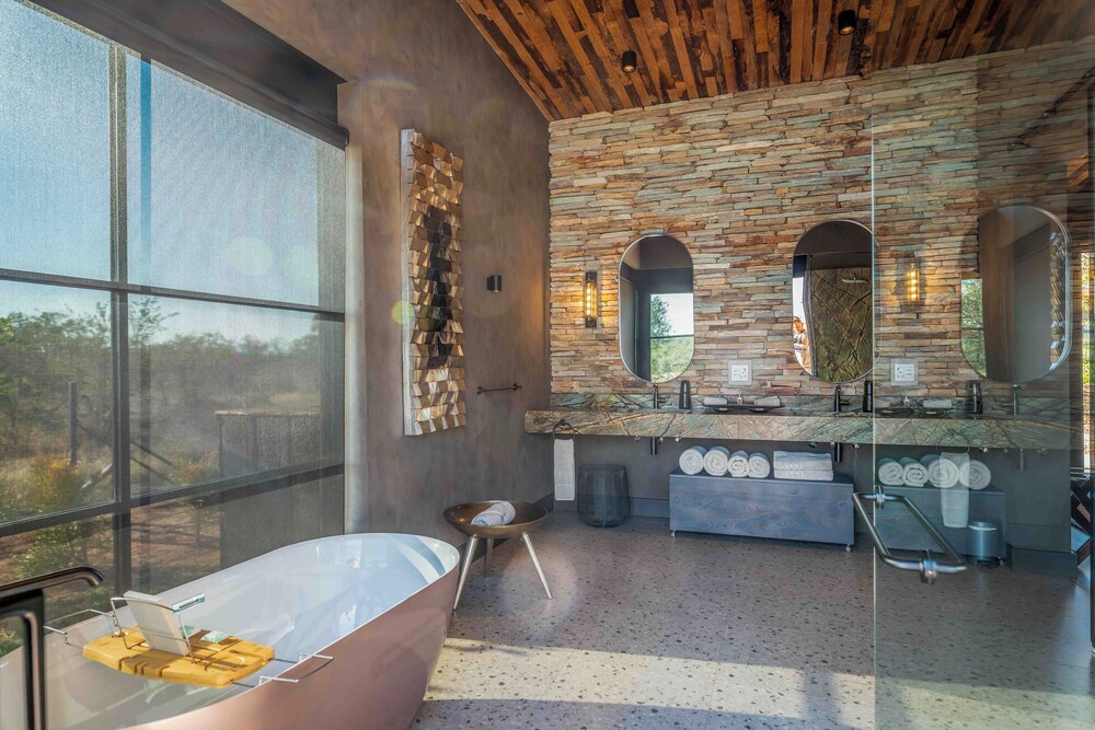 Ximuwu Safari Lodge