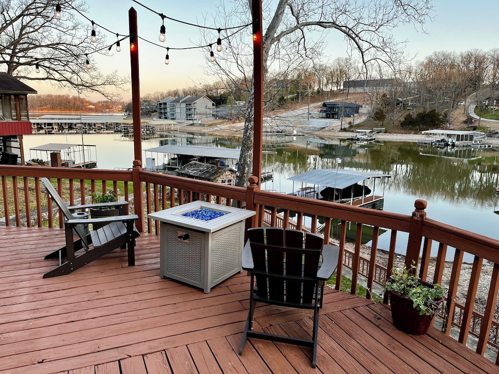 Lakefront Oasis With Skylights & Covered Boat Slip For Extra Adventure