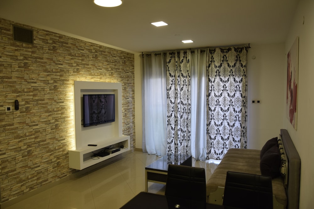 La Palmora Suites