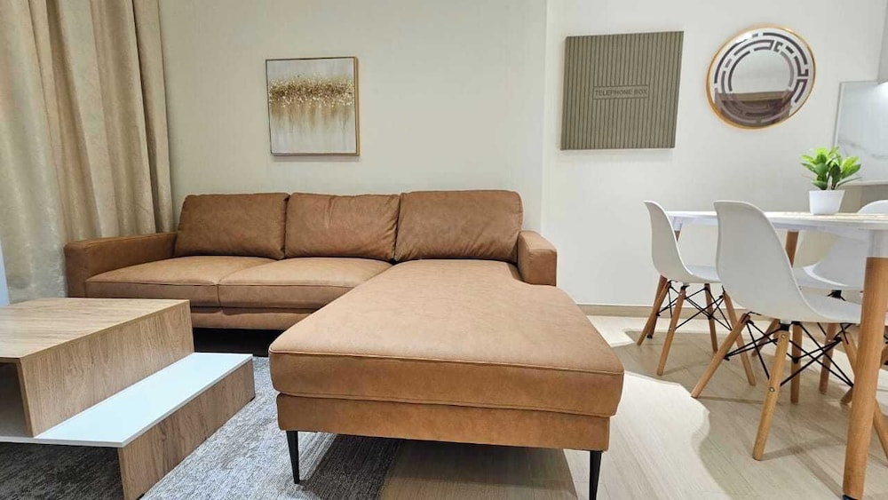 OYO HOME 1405 Spacious 1bed In Jvc Be