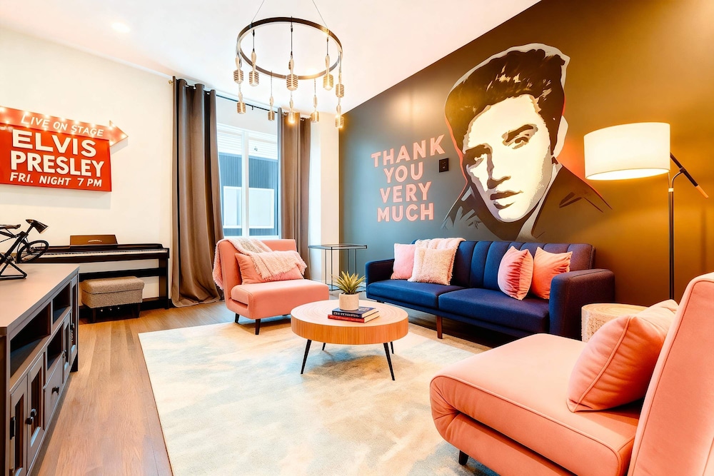 Elvis-themed 13 Beds Rooftop City Views