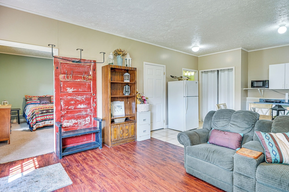 4 Mi to Ohio River: Quiet Guest House w/ Yard!
