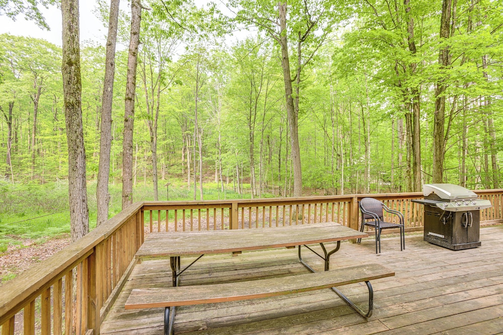 Wooded Country Home w/ Spacious Deck in Farwell!