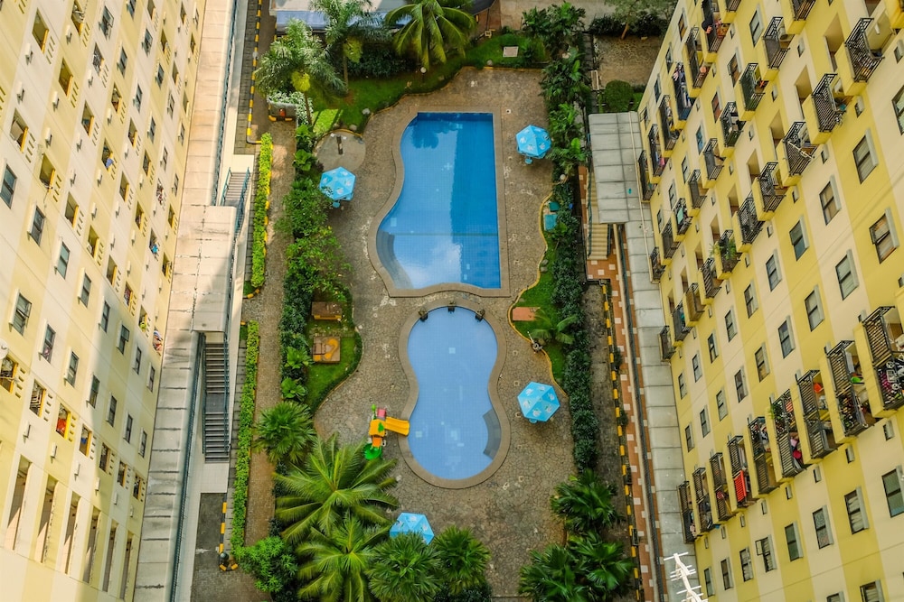 Cozy And Warm 2Br At Kebagusan City Apartment view 3