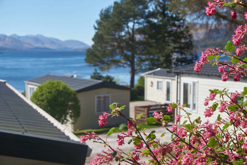 Linnhe Lochside Holidays