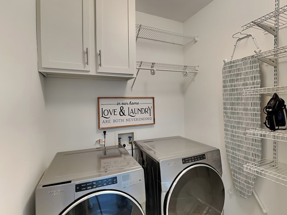 Pavilion Palms #103b