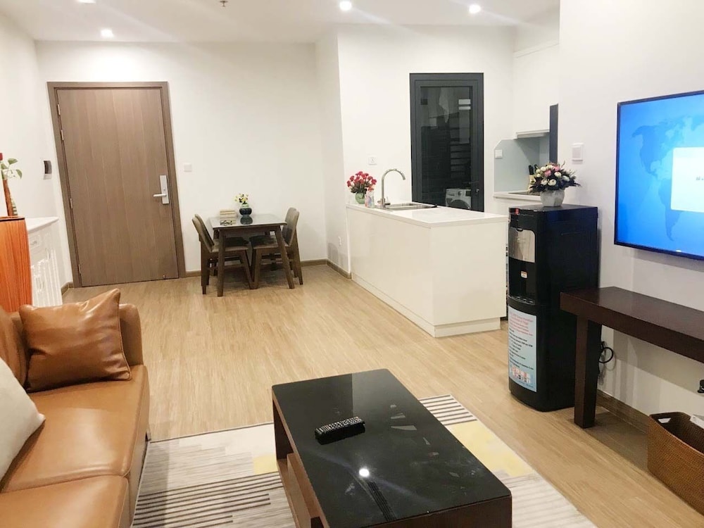Bom Homes - Vinhomes Skylake Serviced Apartment