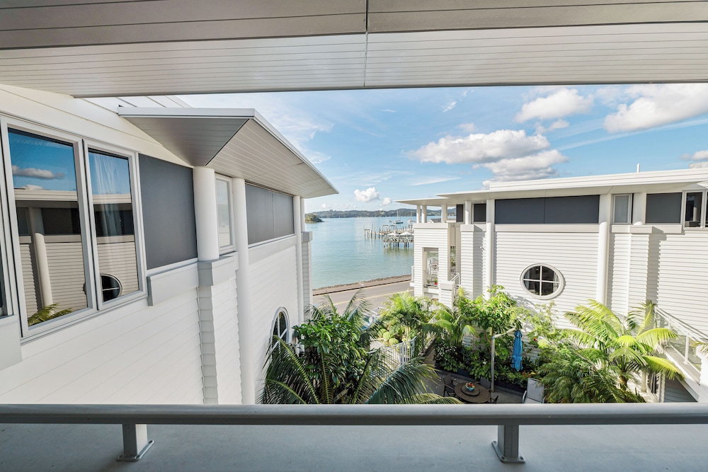 Paihia Waterfront Suites