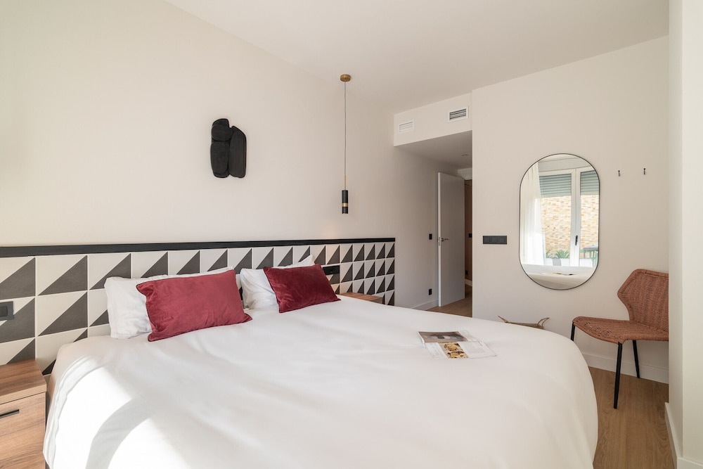 Port Forum Apartments By Olala Homes