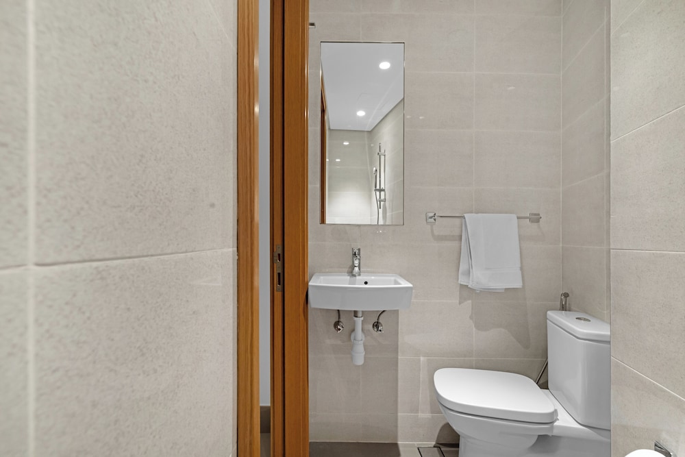 Roomszy Residences - Opera Grand