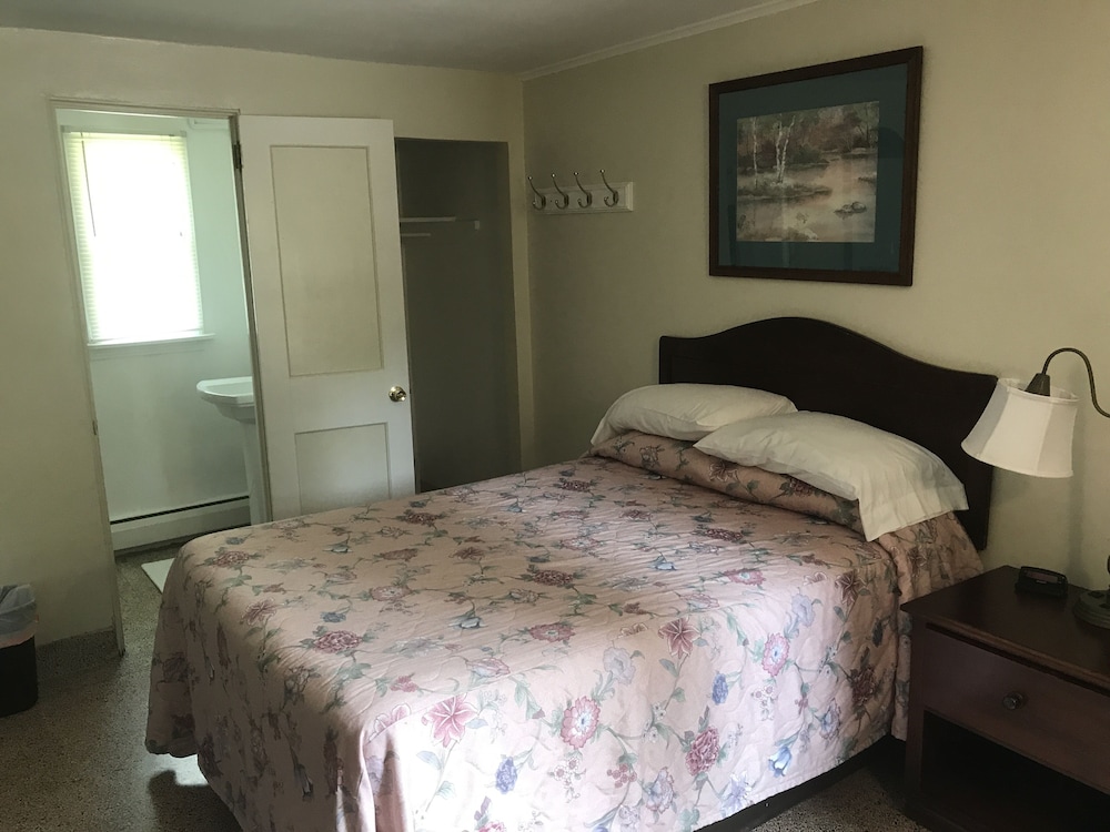 The Evergreen Motel