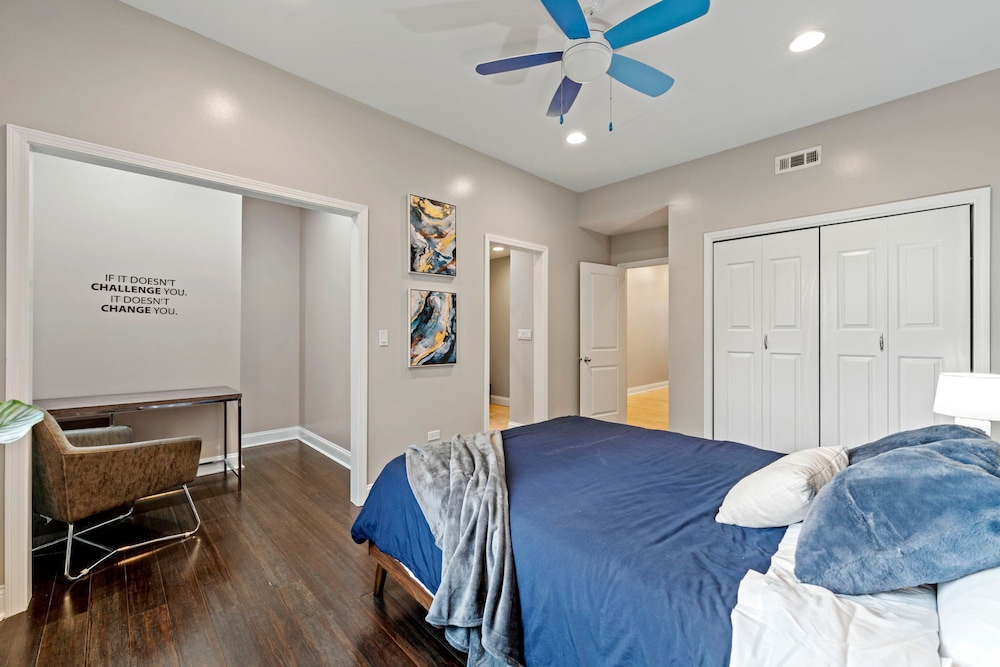 Spacious Luxury Retreat 8 Bed Oasis With 6 Baths
