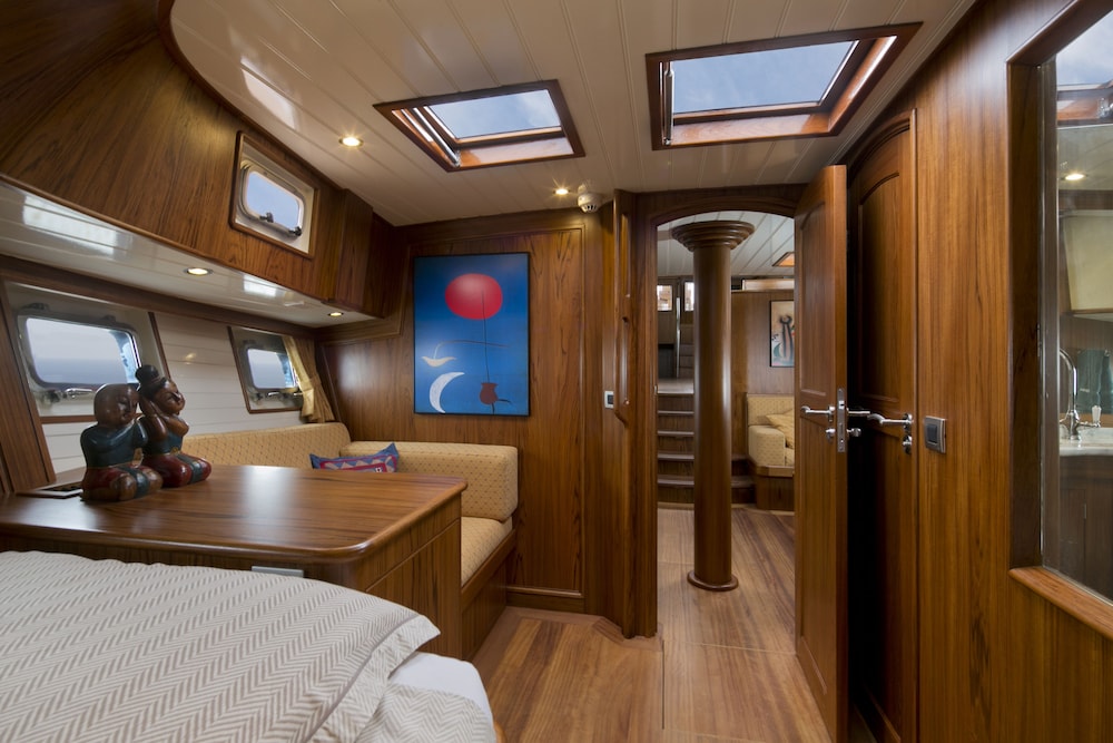 Domicil Yacht Hotel