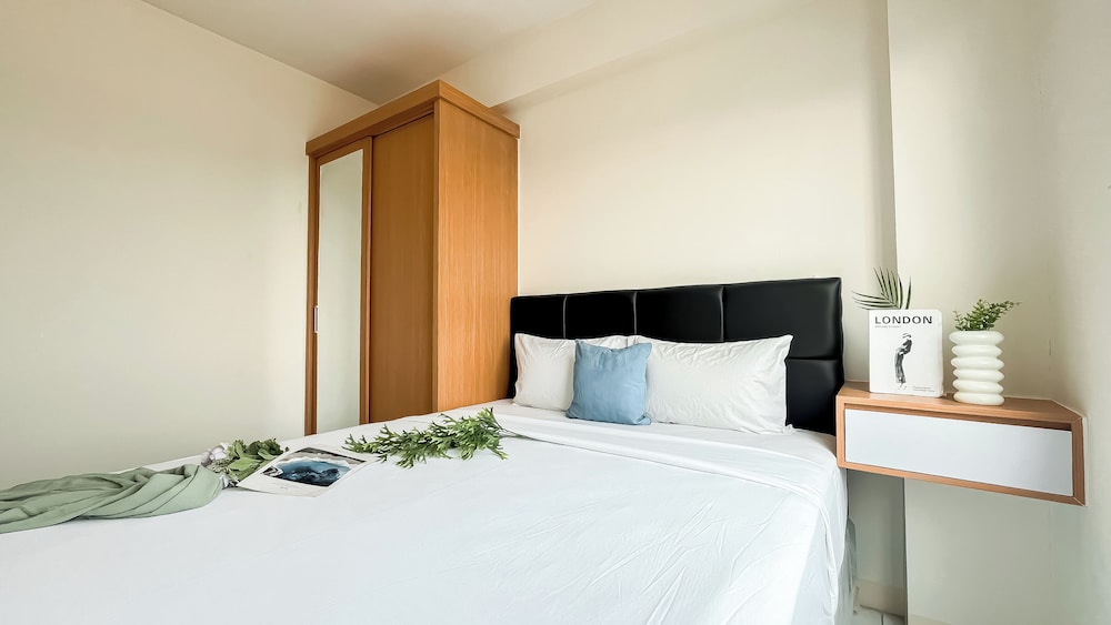 Neat 2Br Apartment Podomoro Golf View