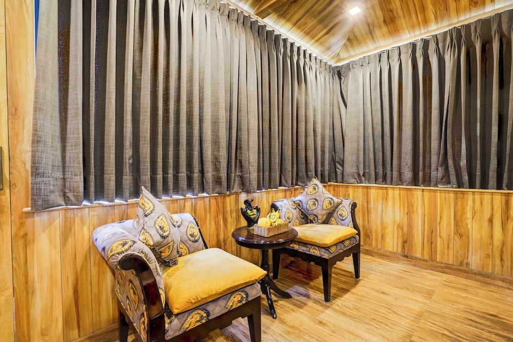 Alaya Stays Fortezza | Pet-friendly 6-BHK Farmhouse With Private Pool
