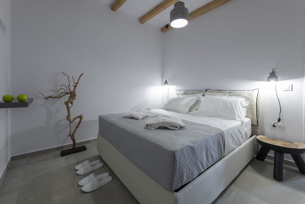 Milos Zen Suites view 2