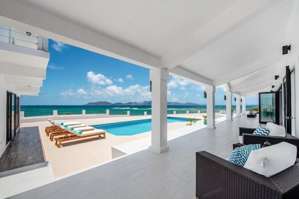 Villa Pelican Bay