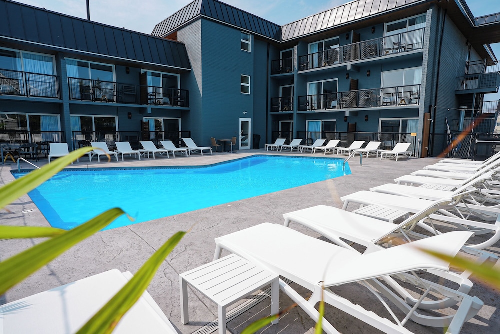 Pleasantville Vacations - The Boulevard Hotel - Property Image 1