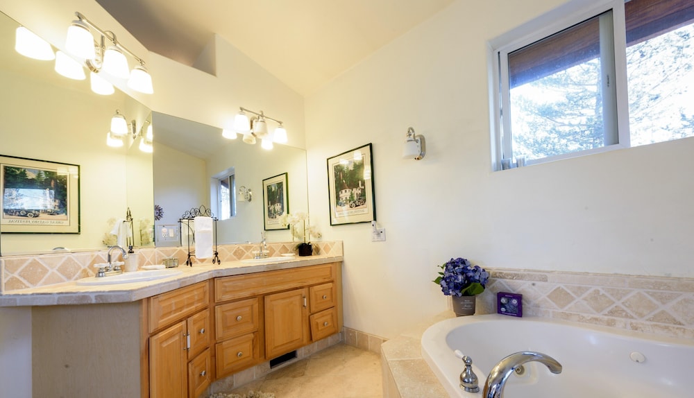 Lake Tahoe Vacations - Mv25: Waterfront Tahoe Keys Home -30 Days Minimum - Property Image 2