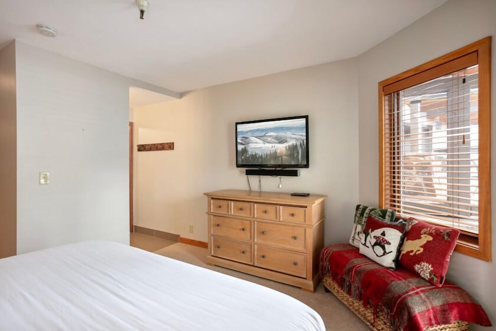 6 - Three Bedroom Ontario Lodge 3 Condo