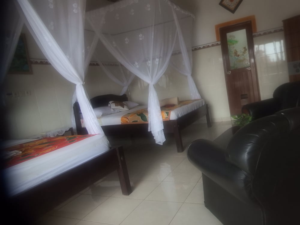 Bukit Indah Home Stay