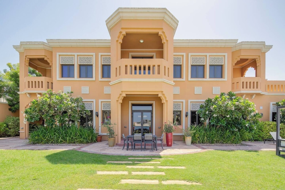 Private Palm Villa - Mint Stay