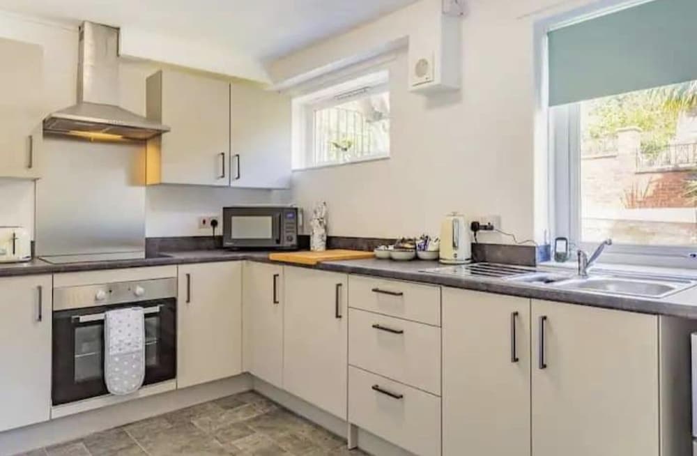 Lovely Apartment 1 King 4 Single Beds view 5