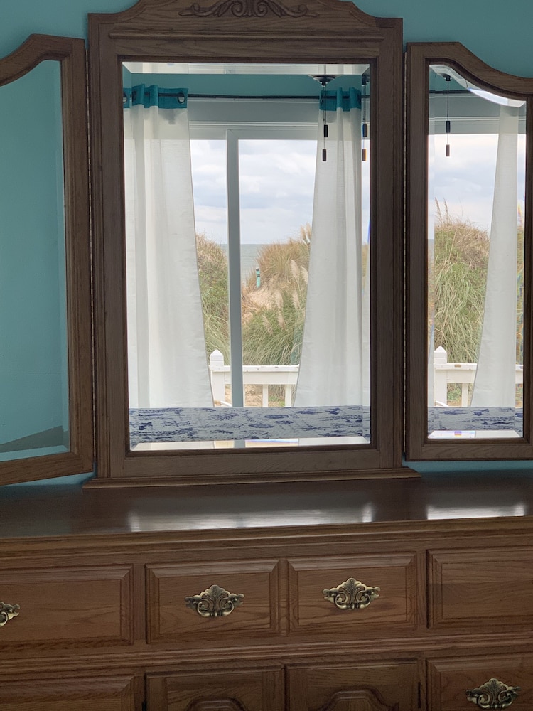 Beach Front On The Bay 3 Bedroom Bungalow