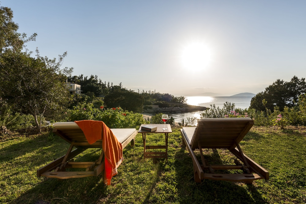 Electra Beachfront Villa