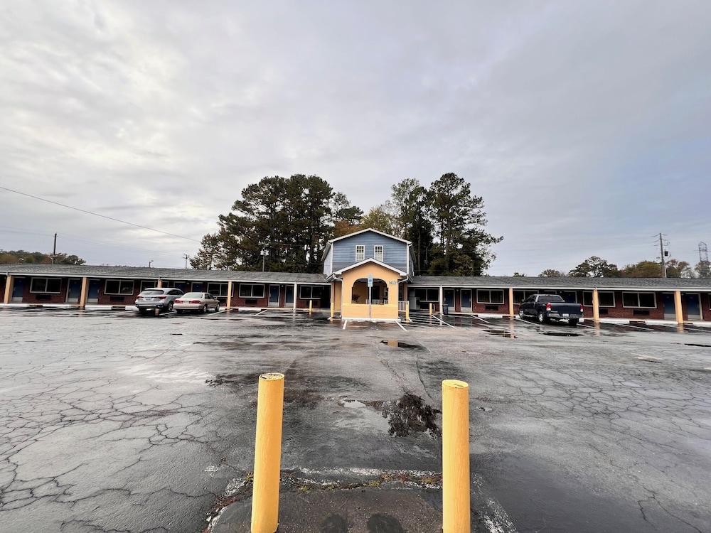 BUDGET INN