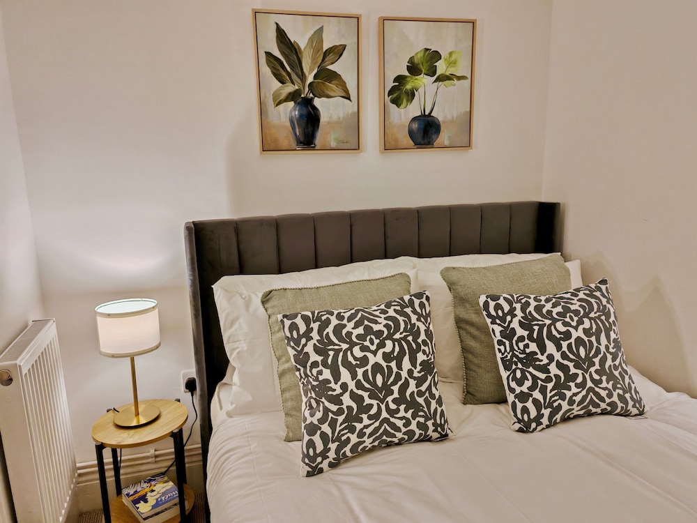 Prime Exeter Stay for Corporate & Family Guests