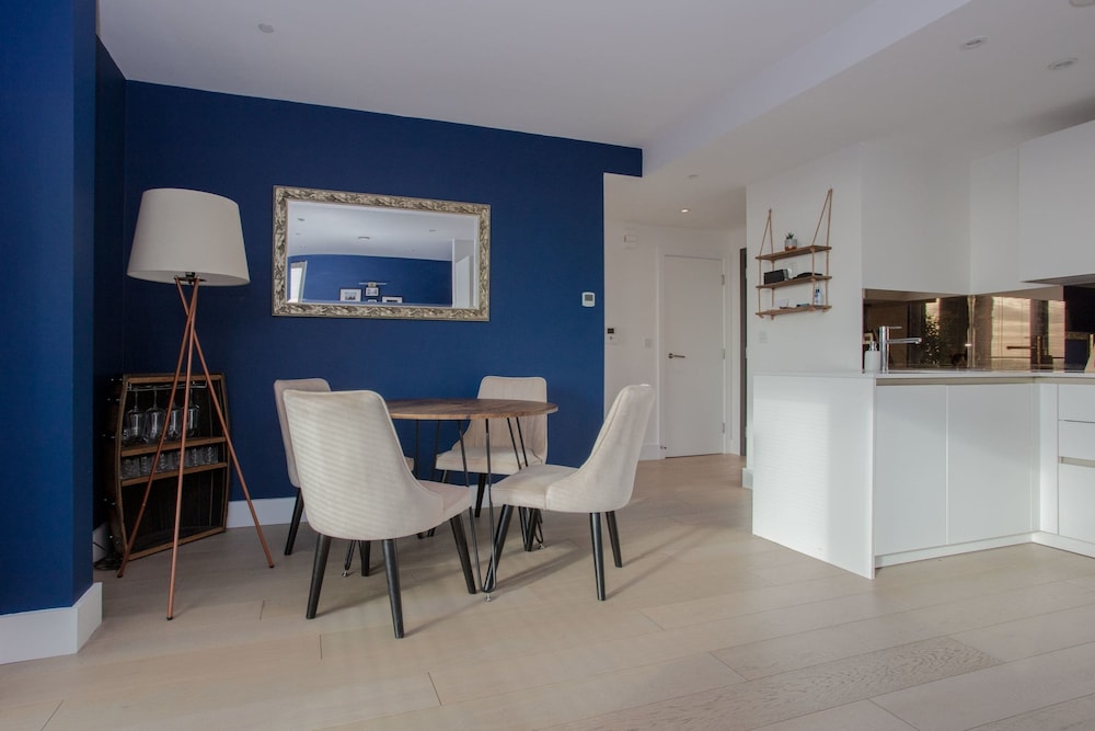 Contemporary 1 Bedroom Apartment in South London