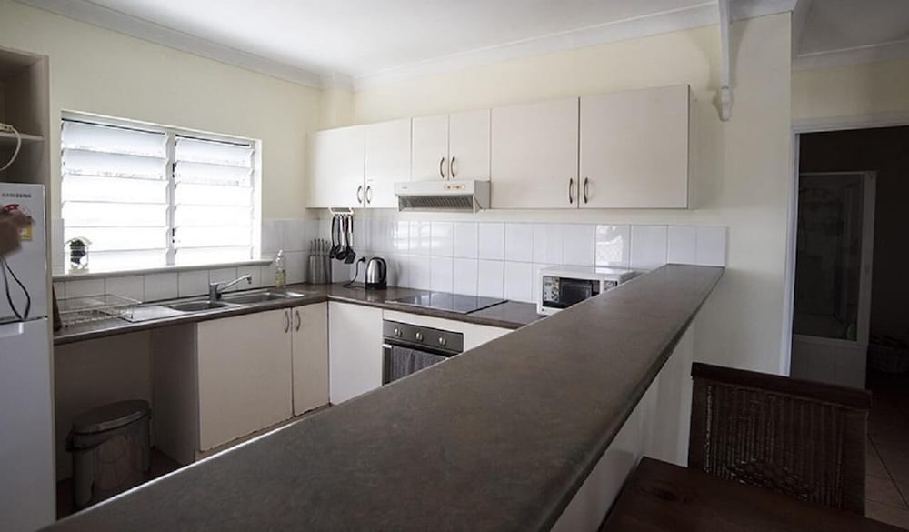 Cairns City Garden Apartment view 4