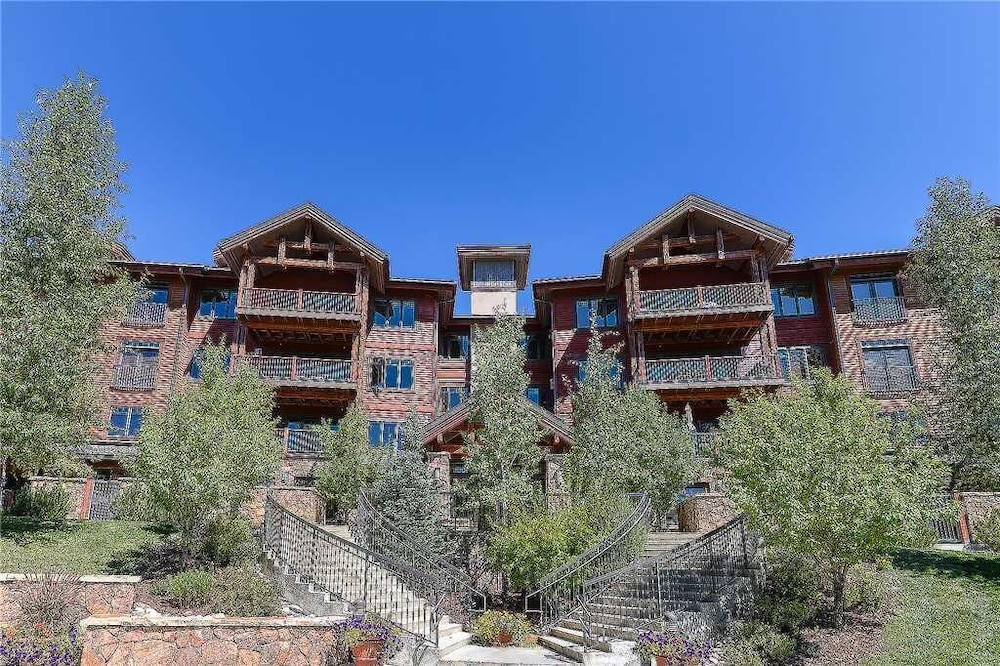 5112 Emerald Lodge, Trappeur's Crossing Apartment 2