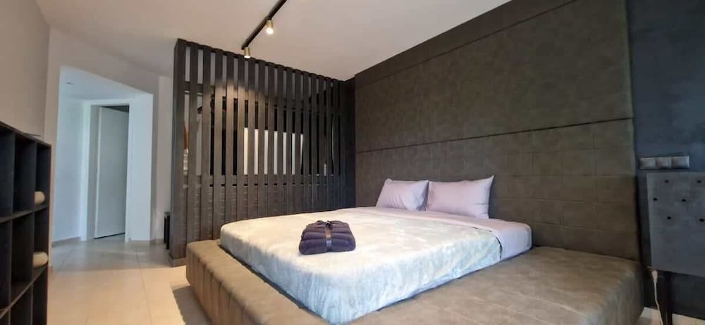 Villa Elias 3BR with Jacuzzi & Pool