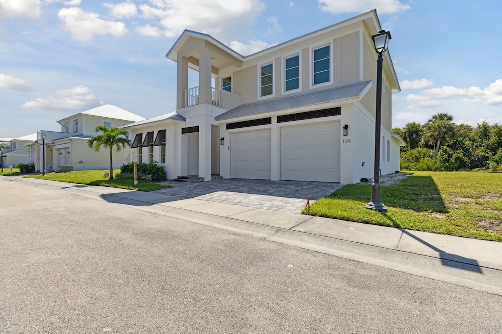 139 Ocean Estates Dr