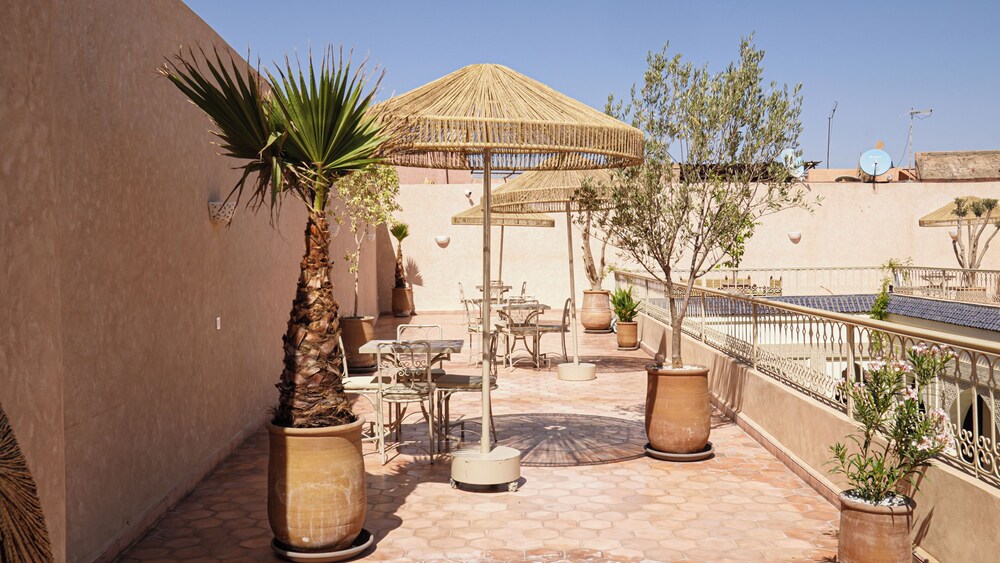 Willow Inn Suites