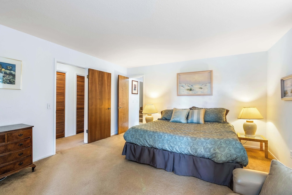 Heavenly Carmel Stay for 10!