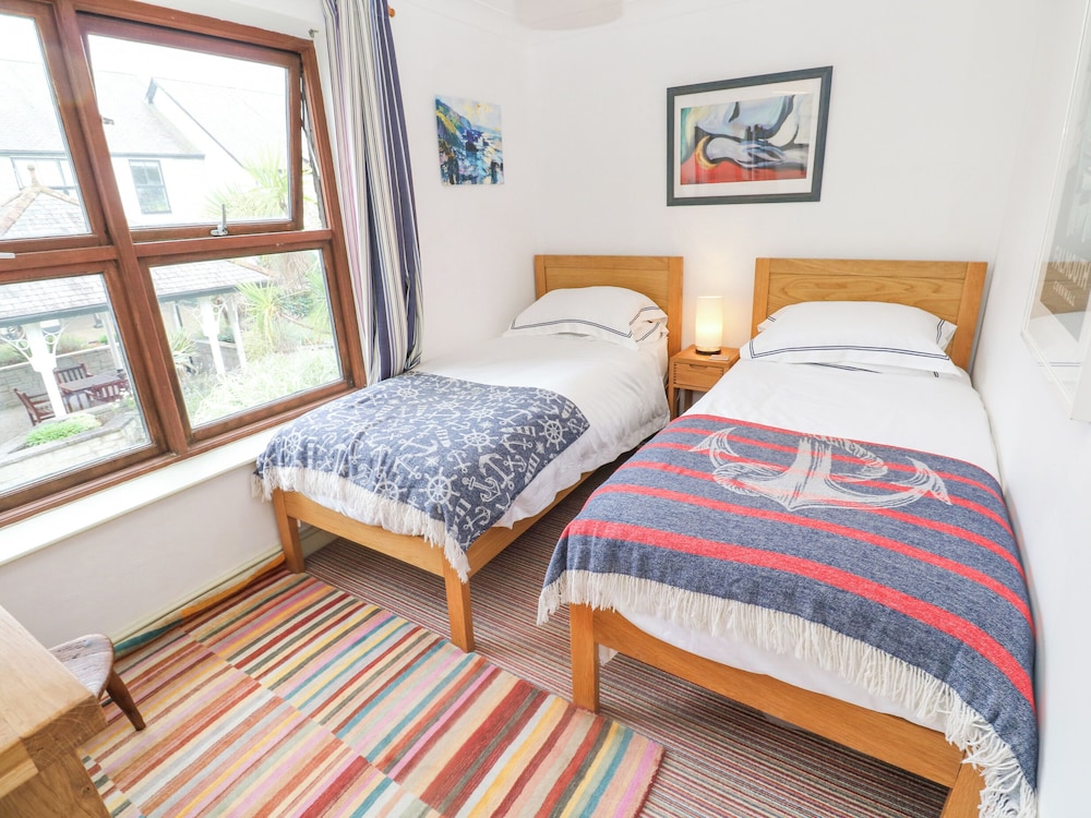 5 Tregenna Court