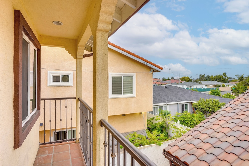 Explore the OC Coast! Midway City Home w/ Yard