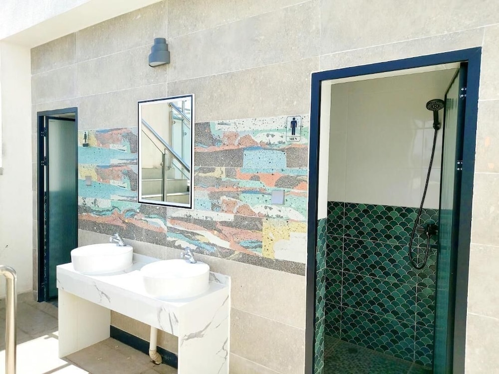 Luxurious Nairobi Condo With Rooftop Pool & Gym